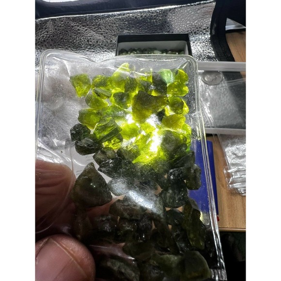 250Ct Epidote Crystal Raw Transparent 2-5Ct Dark Green Gemstone - Picture 3 of 8